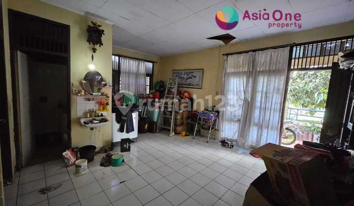 Di Sewakan Rumah Hoek di Villa Melati Mas, Lingkungannya Asri dan Ada Garasi