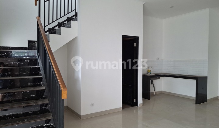 Rumah Baru 2 Lnt Nempel Pintu Tol Jelupang Regensi Melati Mas Serpong