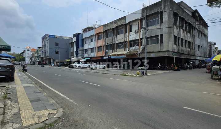 Ruko Gandeng Komersial Lokasi Strategis 3,5 Lantai di Cengkeh Raya, Pinangsia, Tamansari, Jakarta Ruko Gandeng Komersial Lokasi Strategis 3,5 Lantai di Cengkeh Raya, Pinangsia, Tamansari, Jakarta