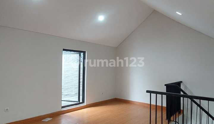 Fully Furnished House in Northbend Tangerang, Ready to Occupied, Excellent. 2