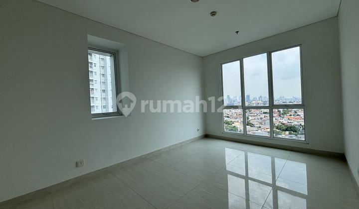 Apartemen Hoek 3 BR di Grand Madison Central Park Jakarta Barat