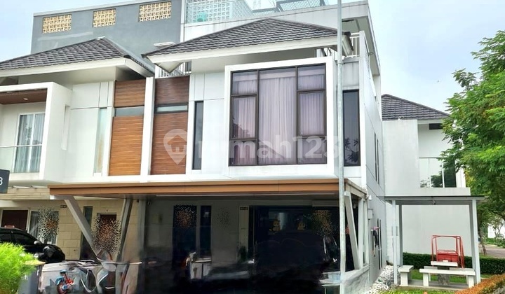 Rumah Hoek Riviera @Puri Metland, Lokasi Strategis
