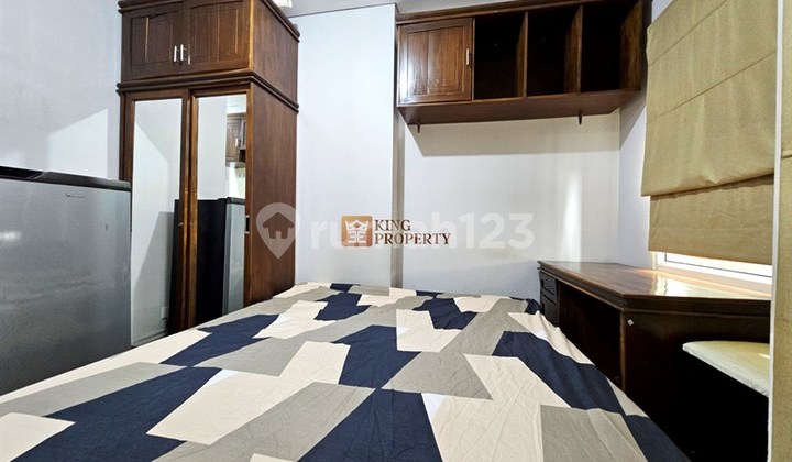 Modern Minimalist Functional Studio in Madison Park - Near Central Park Mall & Mall Taman Anggrek, Podomoro City, West Jakarta 2