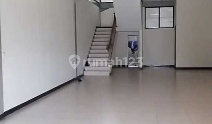 For Rent 3-Story Shophouse in Balaraja Tangerang 2