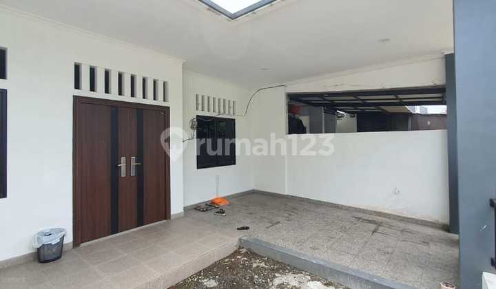 Jual Cepat Rumah Baru Bangun 2 Lantai Jual Cepat Rumah Baru Bangun 2 Lantai