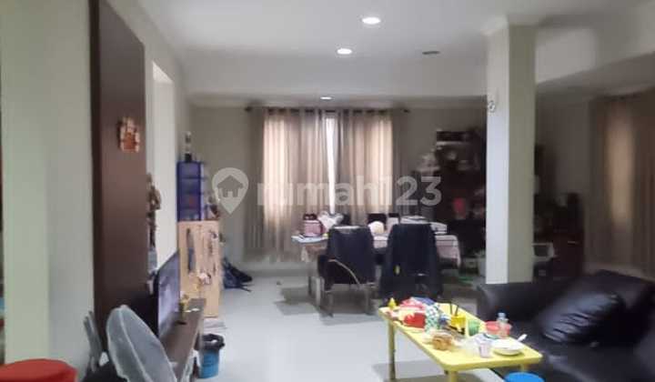 Quick Sale Well-Maintained 2-Story House 2