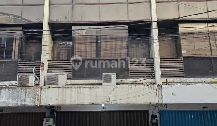 4-Story Shop House for Quick Sale 4-Story Shop House for Quick Sale