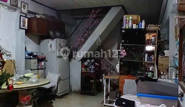 Quick Sale 1.5 Story House Flood-Free 2