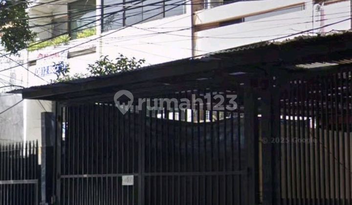 Shop House for Quick Sale 3.5 Floors 1