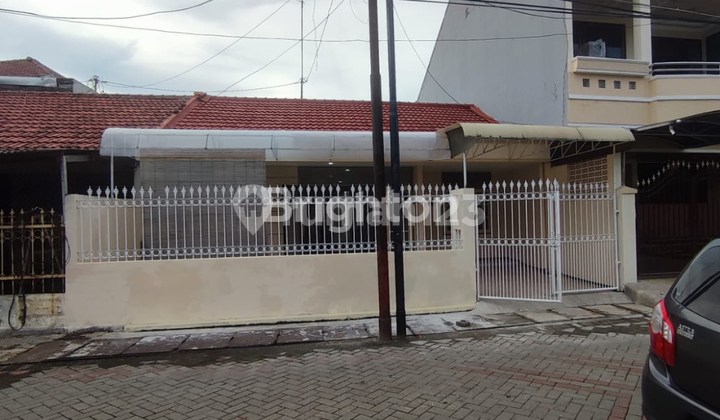 Rumah disewakan di Darmo Indah Selatan 1