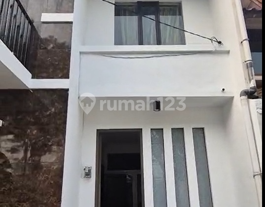 Rumah 3 Lantai Babatan Pratama Rumah 3 Lantai Babatan Pratama