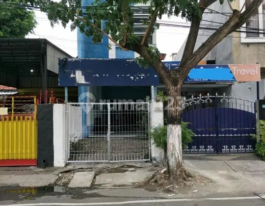 3-Story Shophouse on Kutai Street 3-Story Shophouse on Kutai Street