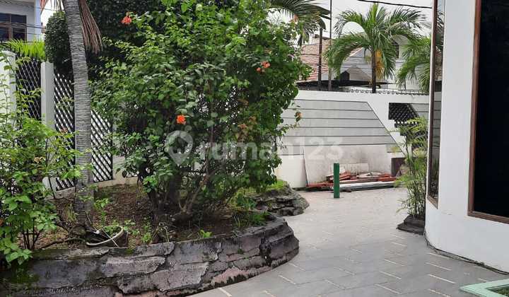 Rumah Mewah & Strategis Dharmahusada Indah Utara 2