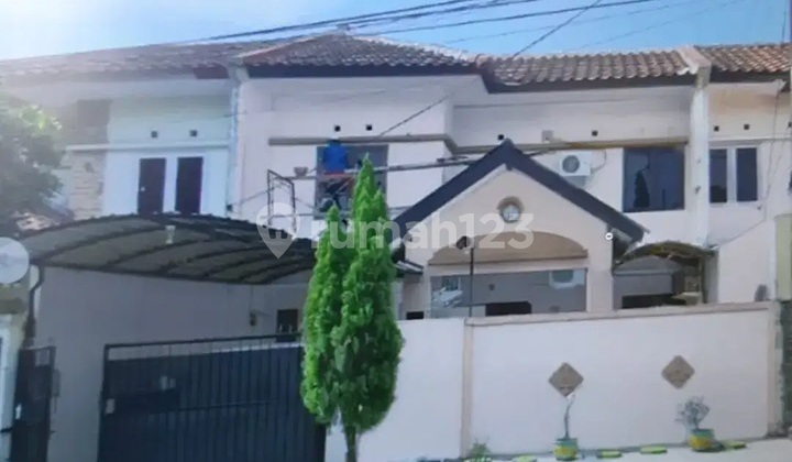 Babatan Pilang Garden House