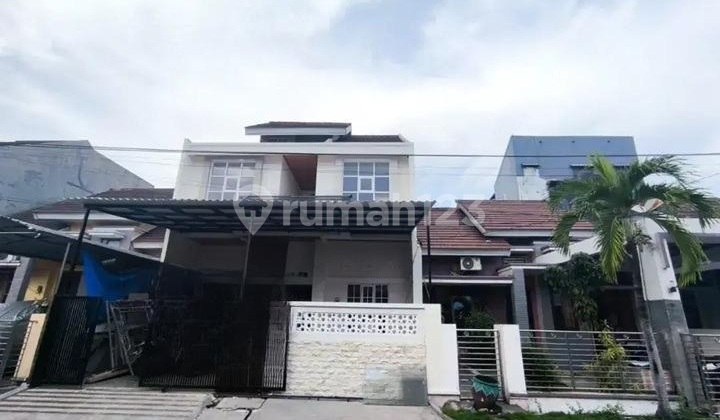 Modern Minimalist Brand New House in Ketintang Madya
