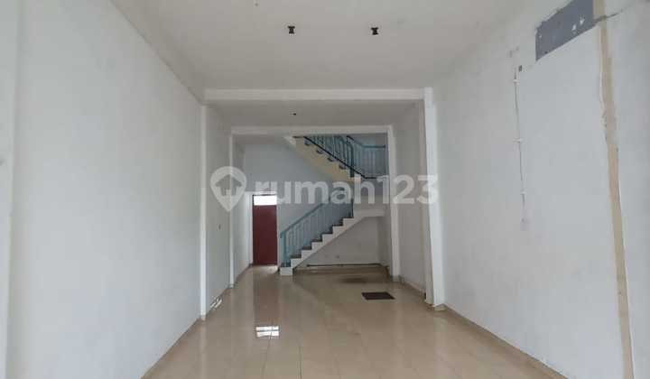 Strategic Shop House on Cendrawasih Street Surabaya 2