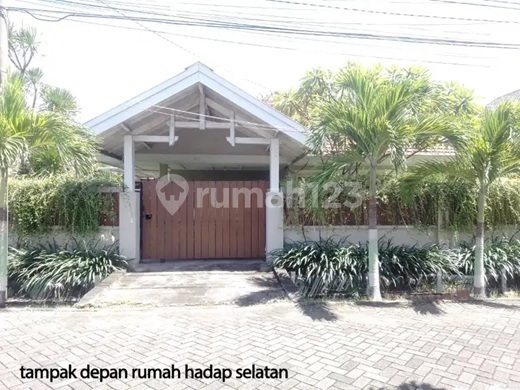 Rumah Hook di Manyar Rumah Hook di Manyar