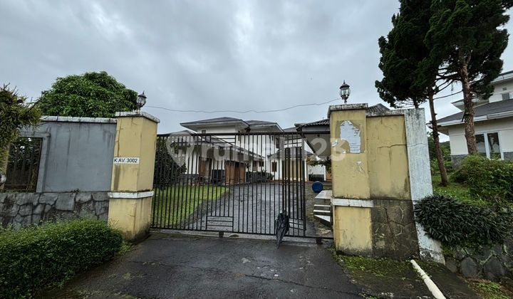 Wide Building Villa Babakan Madang Sentul For Sale Auction