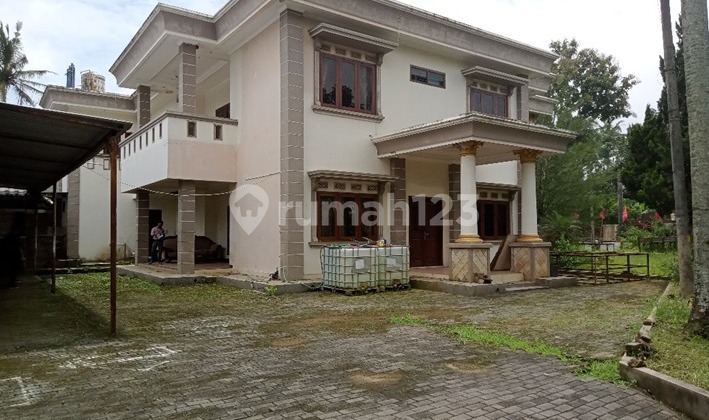 Tanah dengan Bangunan Luas Mewah 1671 M2 di Kabupaten Semarang 1