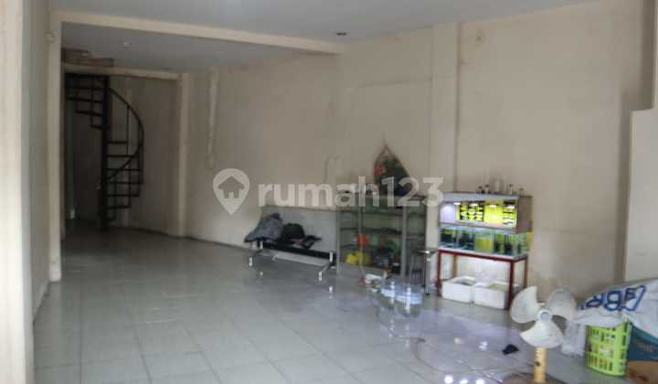 Ruko Cocok untuk Usaha di Pinggir Jalan Raya 2