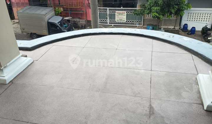 Rumah Besar Area Bukit Beringin 1