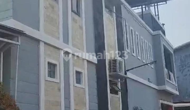 Rumah 2 Lantai Di Perumahan Graha Wahid 1