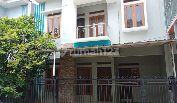 Dijual Cepat Rumah 2 Lantai 5 Menit Ke Stasiun Krl Depok Dan Universitas Indonesia Depok