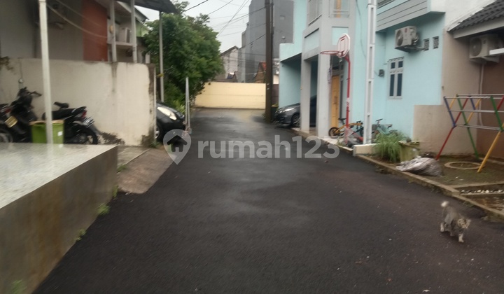 Dijual Cepat Turun Harga Rumah Cluster Dekat Stasiun KRL Depok dan Universitas Indonesia Depok 2