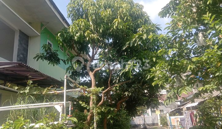 For Sale House with Bonus Rental Units and Boarding Rooms Near UI Depok, Price Negotiable 2