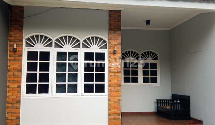 Disewakan Rumah di Tole Iskandar Depok Dekat Stasiun Depok