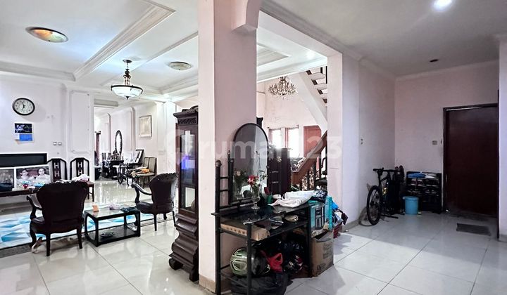 Rumah Klasik SHM Dekat Banyak Kampus Swasta, Petukangan Jakarta Selatan 2