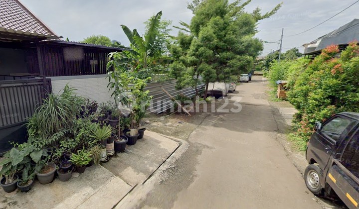 Rumah SHM Dekat Pusat Perbelanjaan & Jajanan di Pondok Kelapa 2