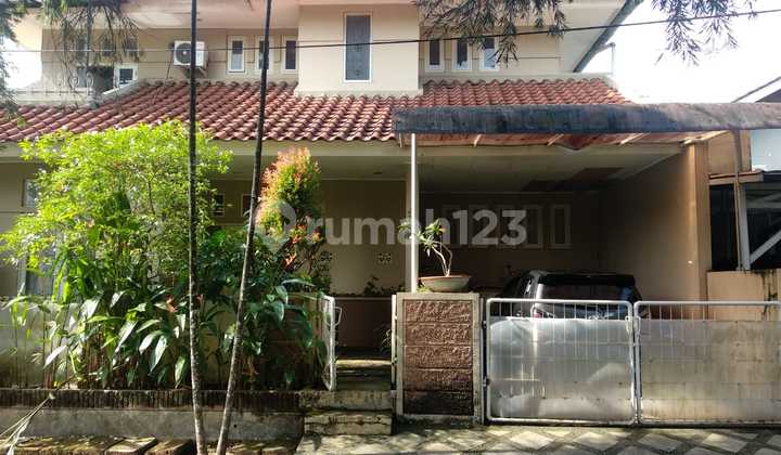 Strategic &amp; Scenic SHM House with 5 Bedrooms in BSD Nusaloka 2