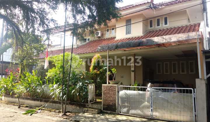 Rumah SHM Strategis & Asri dengan 5 Kamar Tidur di BSD Nusaloka