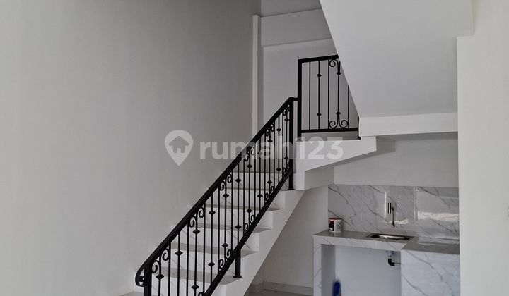 Strategic Freehold New Condition 79 m² Shop House in Klender, East Jakarta 2