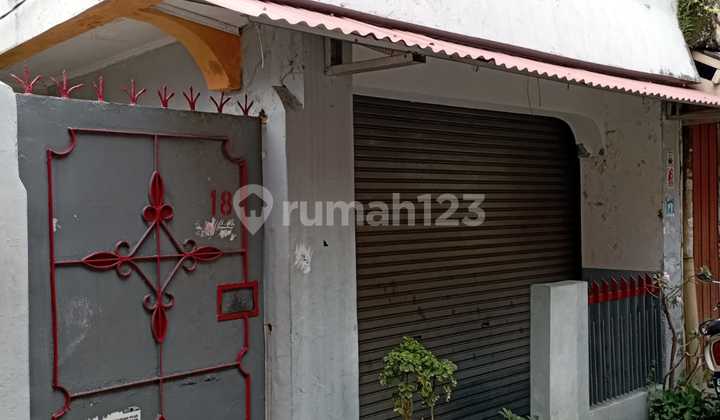 Boarding House with SHM Title in Matraman, Close to Various Transportation & Shopping Access Boarding House with SHM Title in Matraman, Close to Various Transportation & Shopping Access