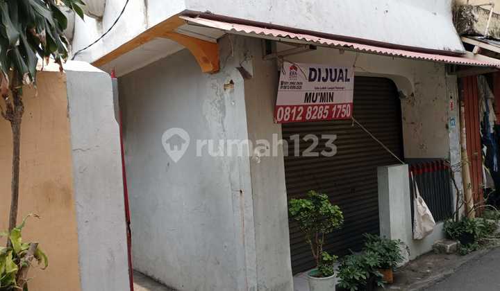 Boarding House with SHM Title in Matraman, Close to Various Transportation & Shopping Access Boarding House with SHM Title in Matraman, Close to Various Transportation & Shopping Access