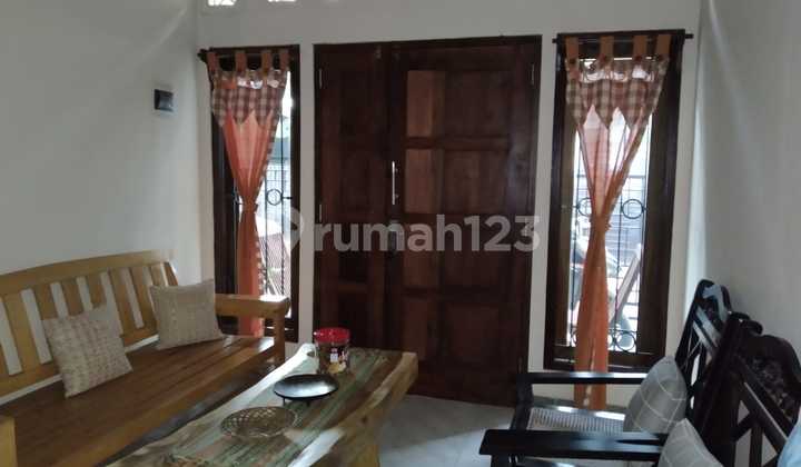 I AM SELLING A HOUSE QUICKLY IN PALAGAN NEAR HYATT. 2