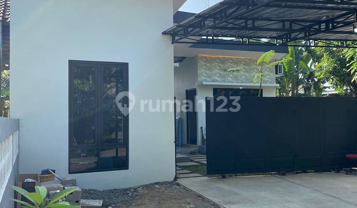 Ready-to-Live Villa Model House on East Imogiri Street Ready-to-Live Villa Model House on East Imogiri Street