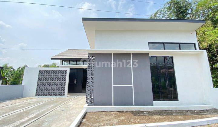 Rumah SHM CANTIK DI DEKAT SCH MALL & PEMDA SLEMAN