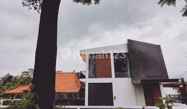 DIJUAL RUMAH SEPERTI VILLA DI LOKASI WISATA KALIURANG 1