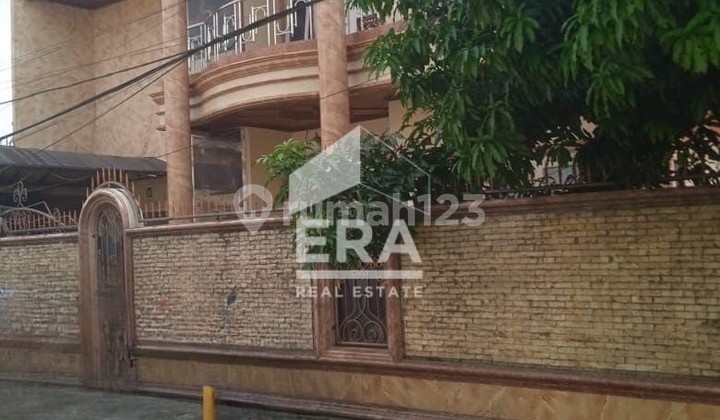 Rumah Clasik Eropa 2 Lantai Posisi Hoek Lokasi Duren Sawit 2