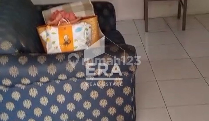 Selling a 2.5-story house in Villa Gading Permai, ready to occupy.