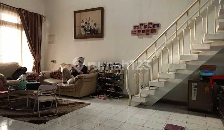 Rumah Bagus.siap Huni.semi Furnish.sangat Strategis.pusat Kota.dekat Sekolah.pusat Perbelanjaan.banyak Sarana Transportasi. 2