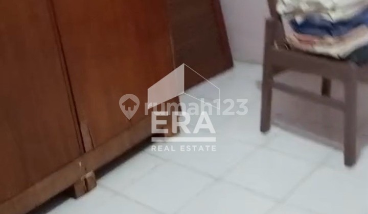 Selling a 2.5-story house in Villa Gading Permai, ready to occupy.