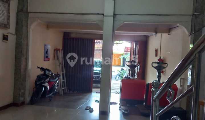 Rumah 2lantai Pinggir Jalan Raya Dekat Stasiun Krl.dekat Pusat Perbelanjaan .dekat Akses Tol.dekat Mesjid.dekat Terminal 2