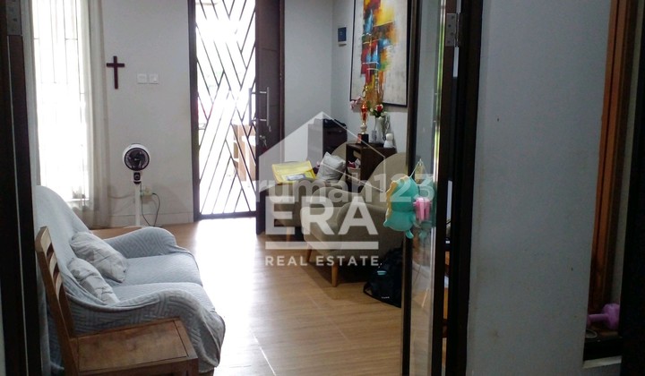 Hunian Modern Strategis di Graha Raya Bintaro Comfortable & Stylish Modern House In Prestigious Area Of South Tangerang