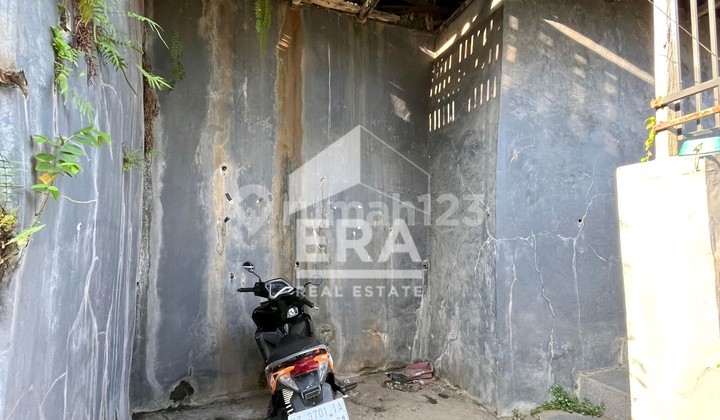 HOUSE FOR SALE ON JL RAUDAH SAMARINDA 2