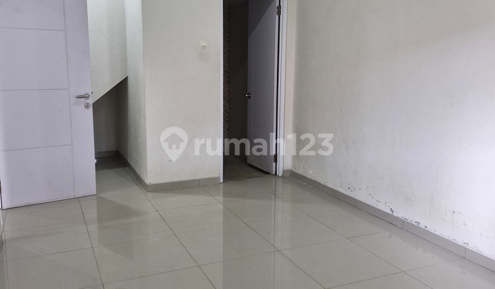 Simple House Price Under 2 Billion. Location: Kota Baru Parahyangan, Bandung.