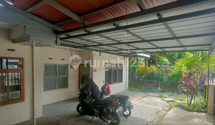 Buat yang Mau-Mau Aja. Jual Rumah Hitung Tanah. Lokasi Strategis Dekat Istana Plaza, Bandung.